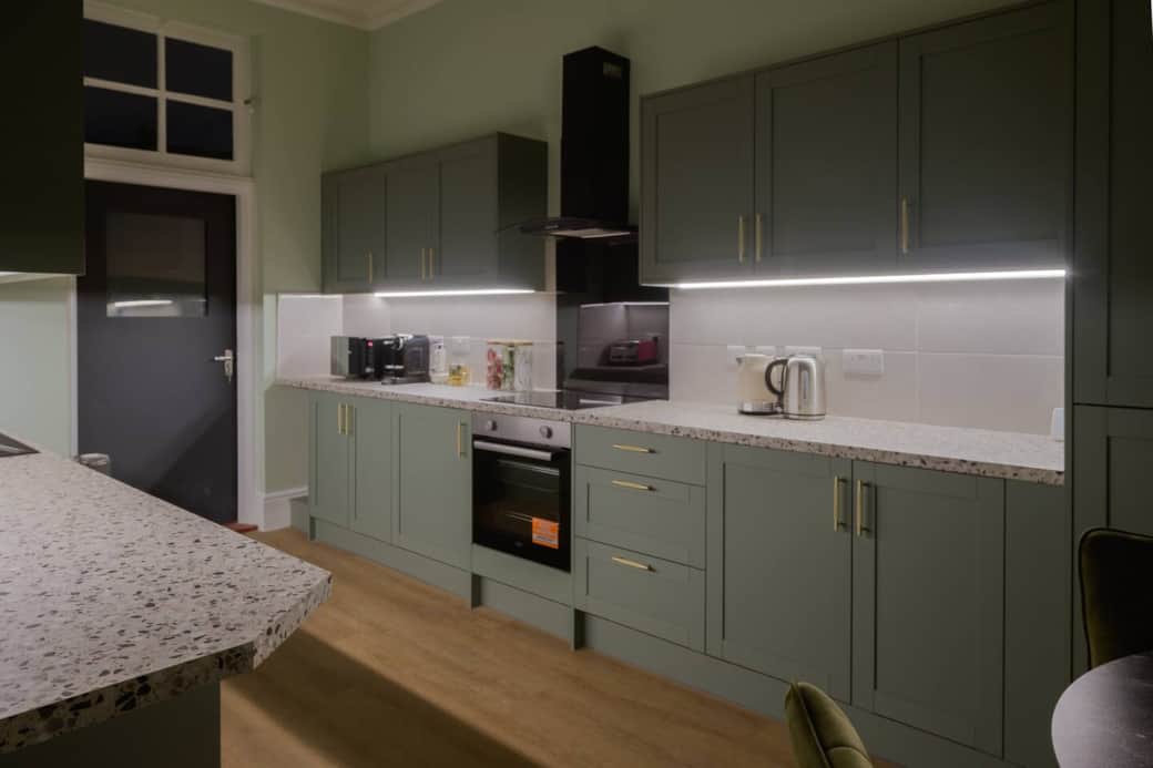 Full Kitchen Full Kitchen