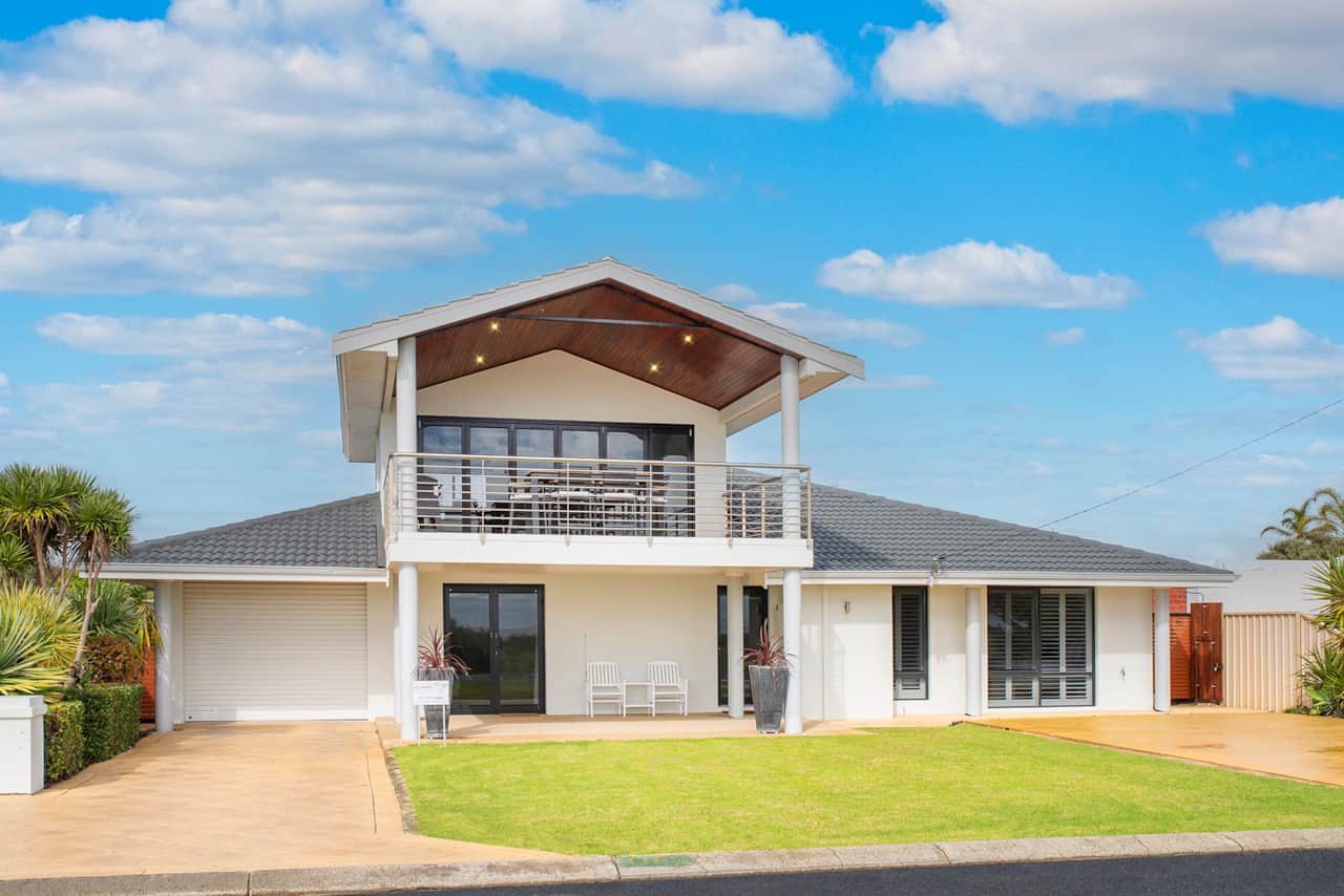 PANORAMA - FRONT OF HOME