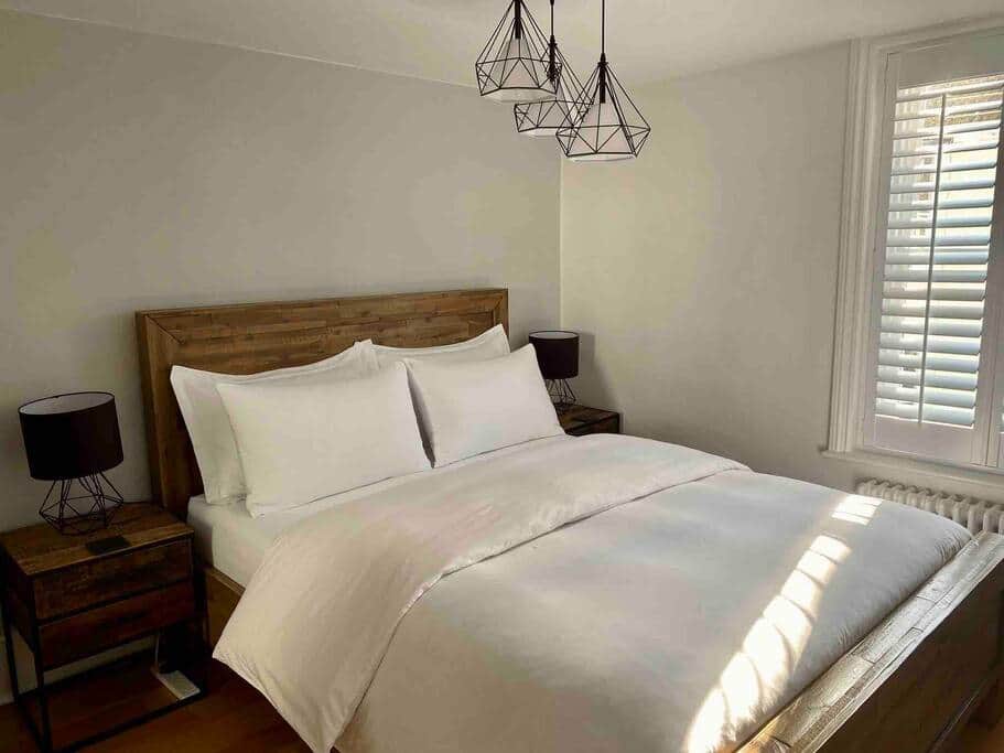 Bedroom 1 - King size bed - 1st floor