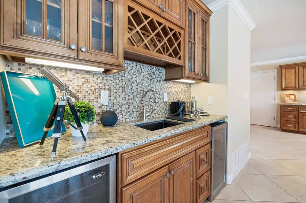 Wet bar