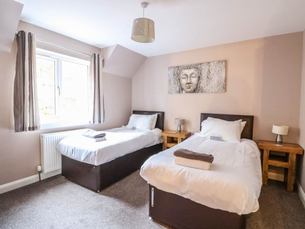 Bedroom 4, comfy twin beds