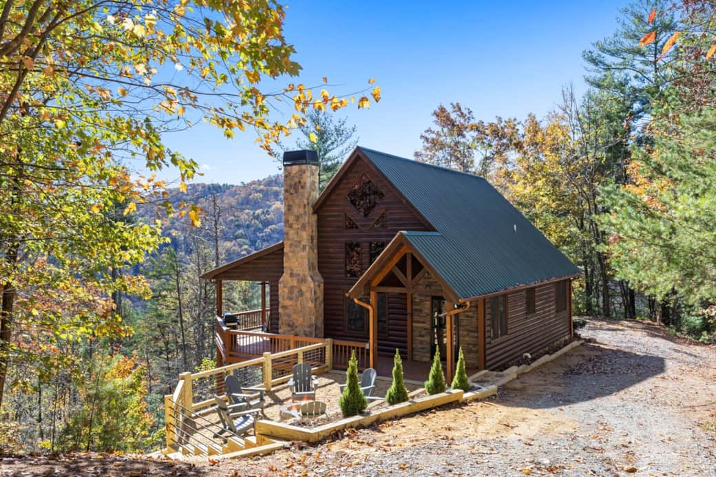 ✨ Brand new hot tub just installed — more photos coming soon! 

Escape to a mountain retreat with breathtaking views.