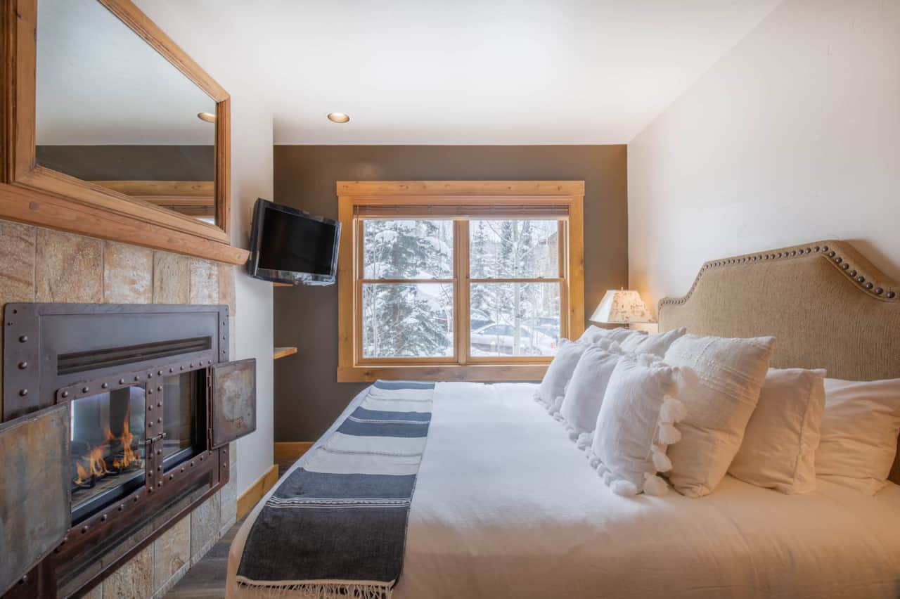 Primary bedroom w/ gas fireplace