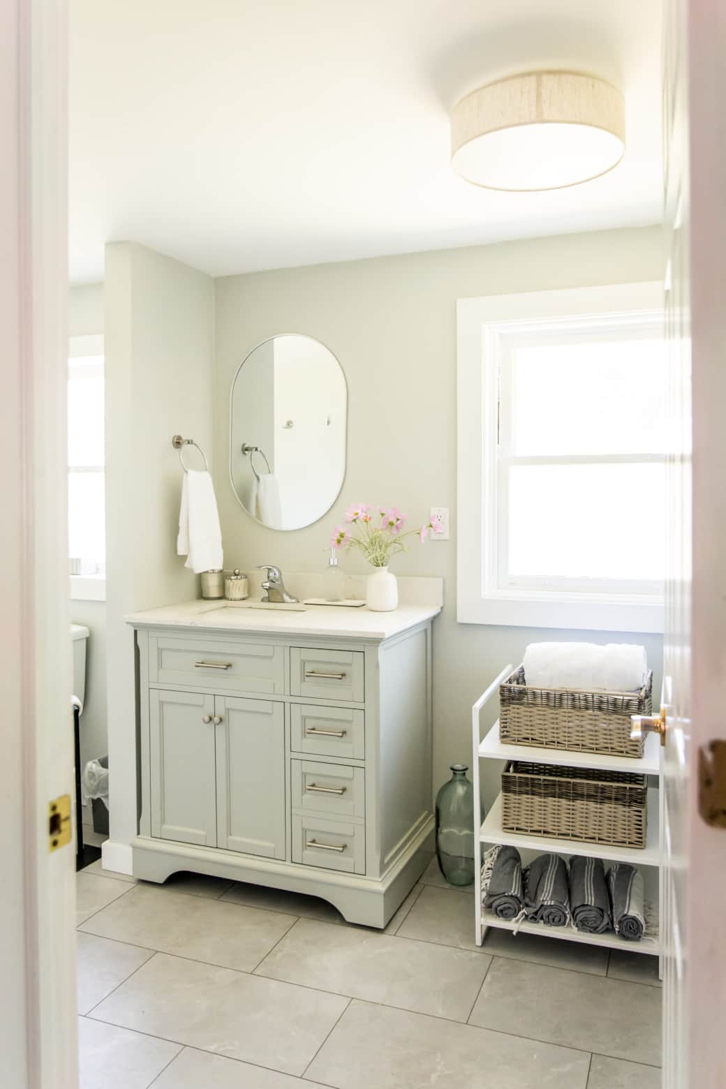 Big & Bright Bathroom