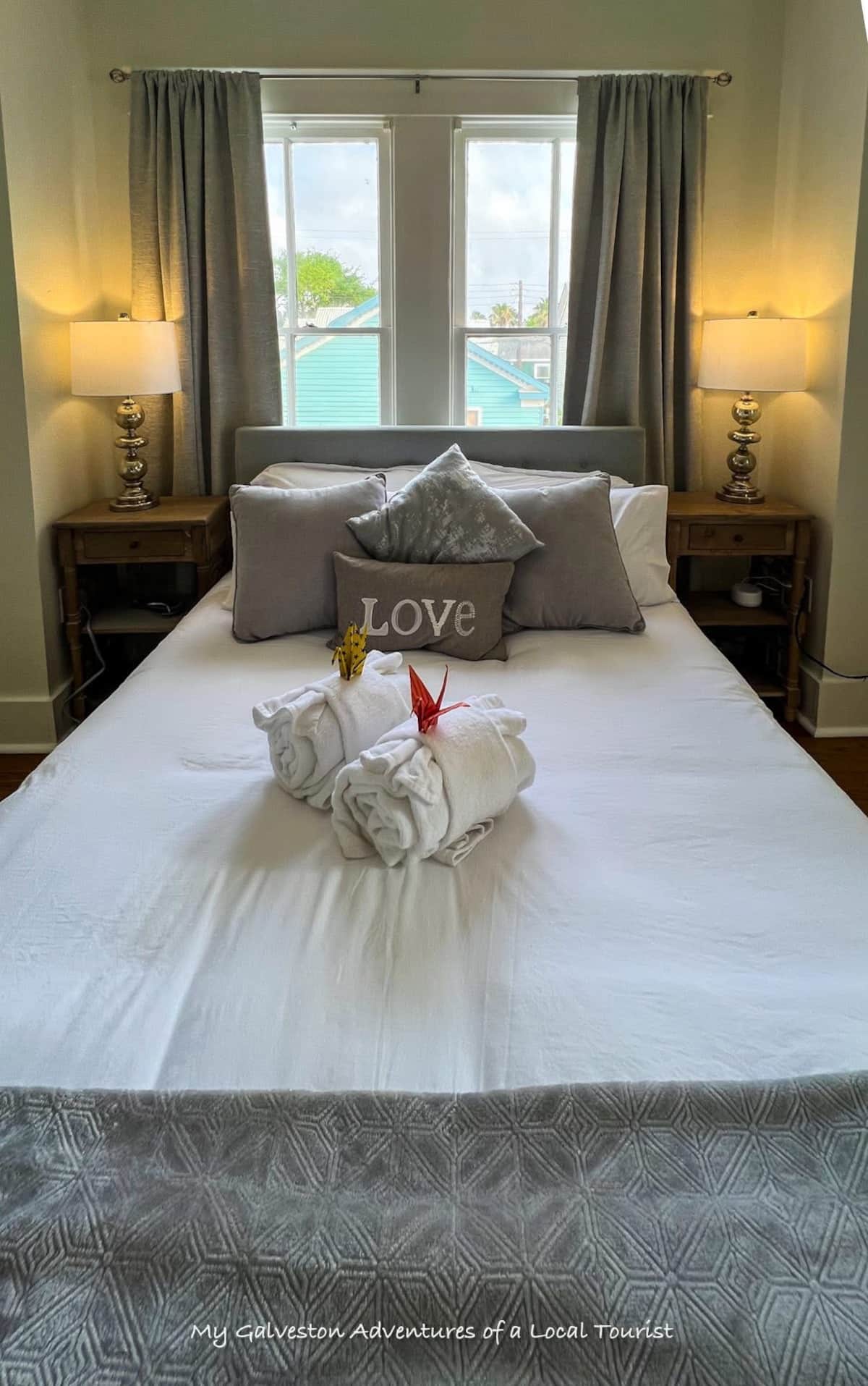 master-bedroom-with-intimite-lighting-and-bridal-prep-station