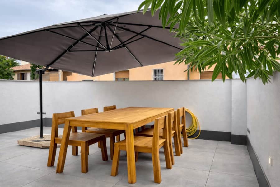 Via Fontana Olbia — private terrace with outdoor dining area, extended stay apartment nr12 long-term rental by RENTAL12, Sardinia