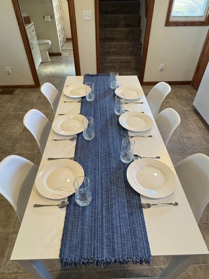 We’ve got a few different dinnerware options. Glass, plastic and toddler. 