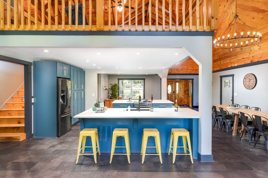 Kitchen countertop bar