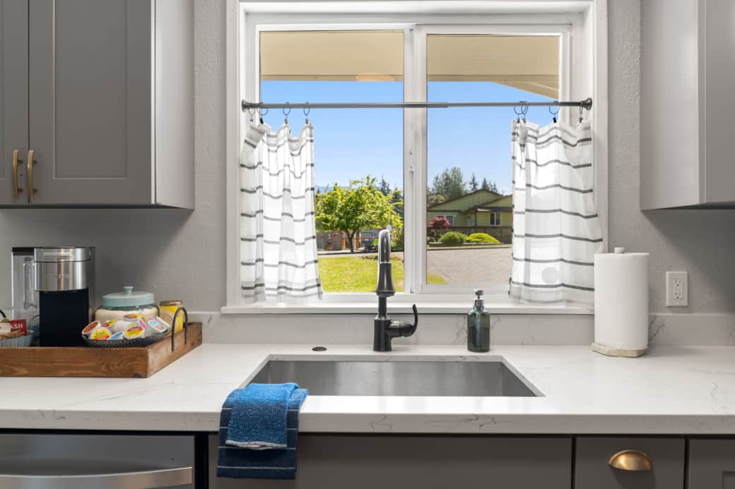 Full kitchen