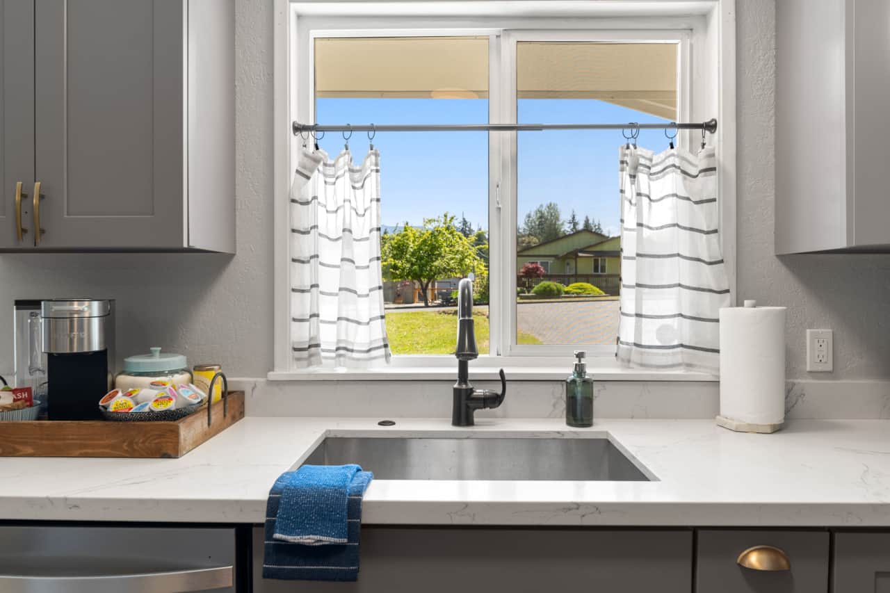 Full kitchen