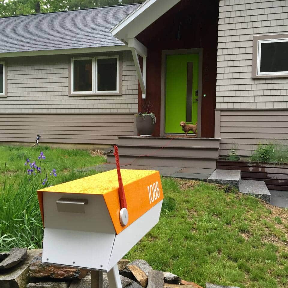 The brightest curb appeal in Cape Elizabeth!
The brightest curb appeal in Cape Elizabeth!