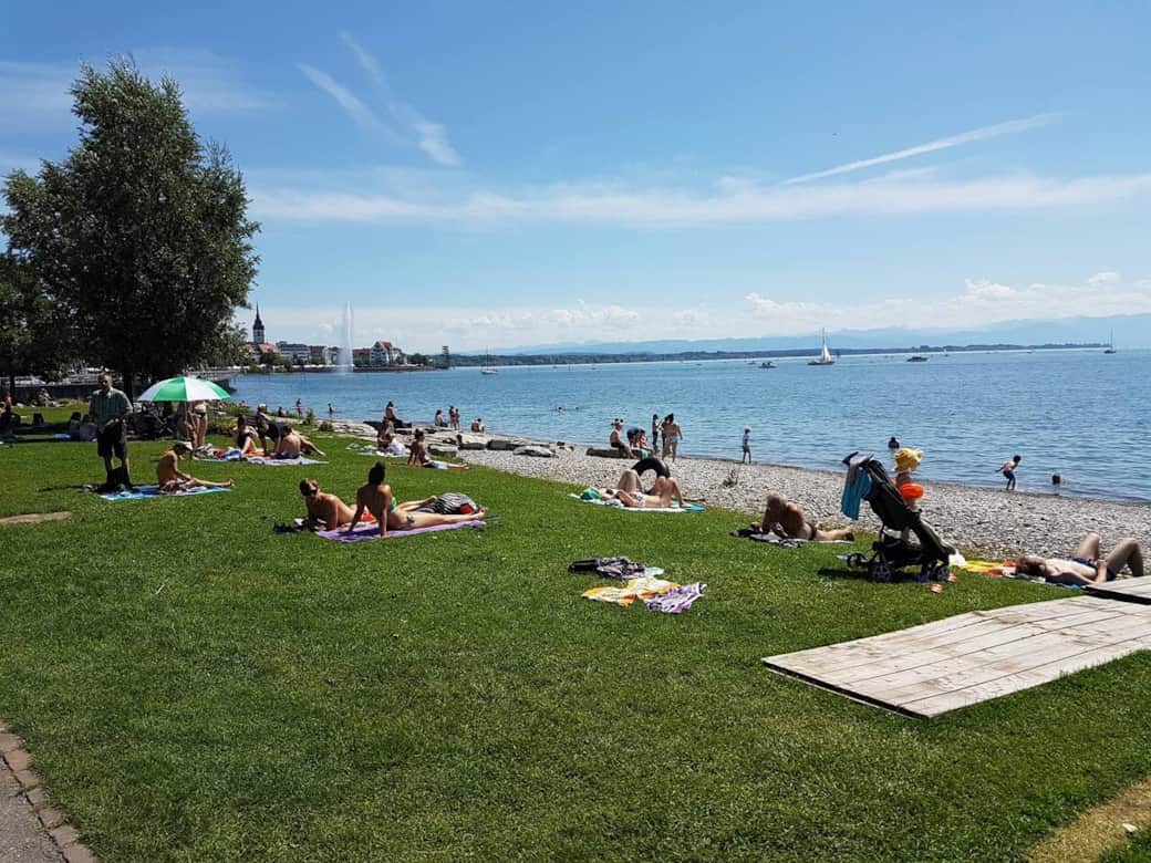 Strand am Graf-Zeppelin-Haus – eine von zahlreichen Bademöglichkeiten. ARISTA FeWo Friedrichshafen