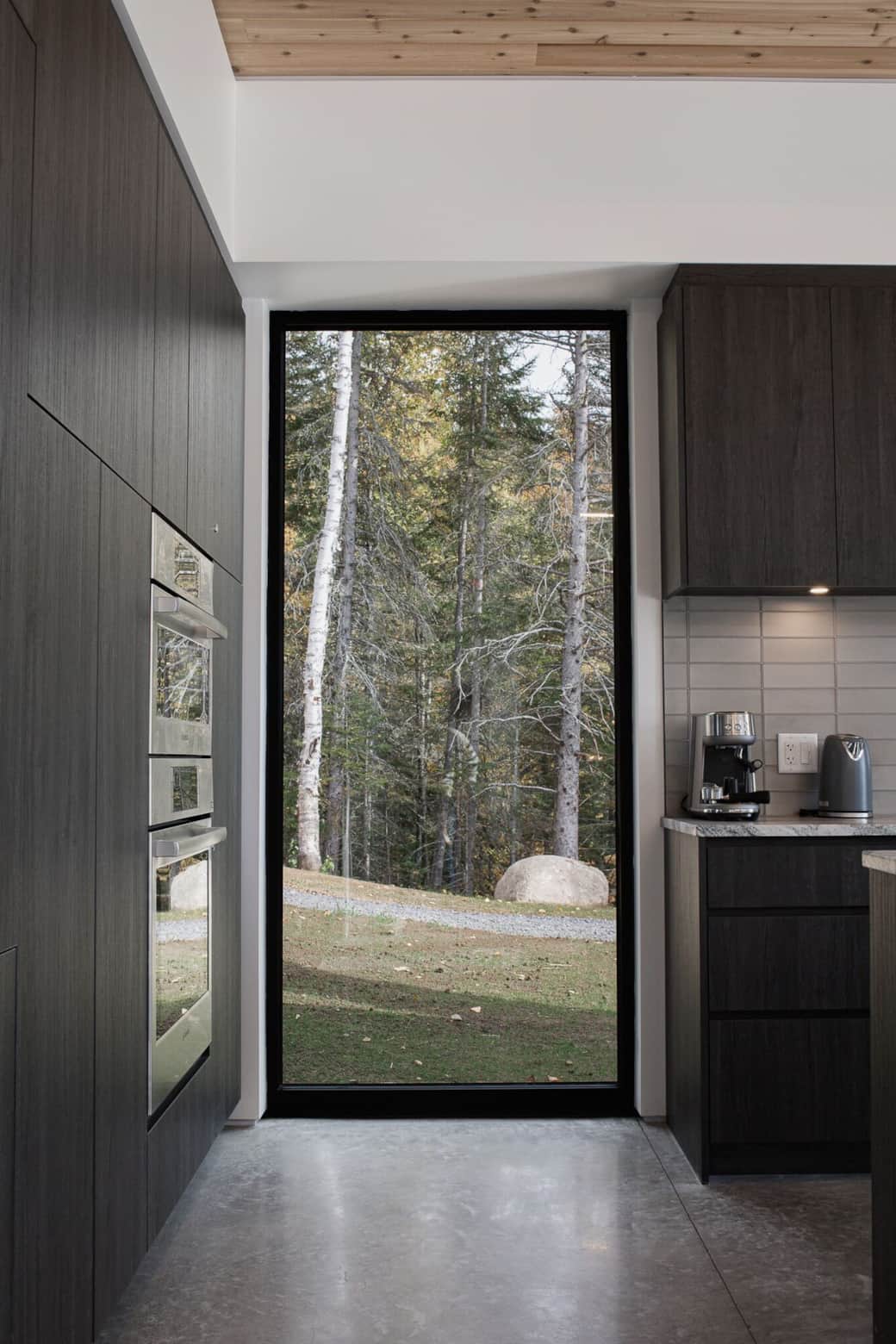 Charlevoix Chalets Le Ruisseau Bathroom Forest View 32