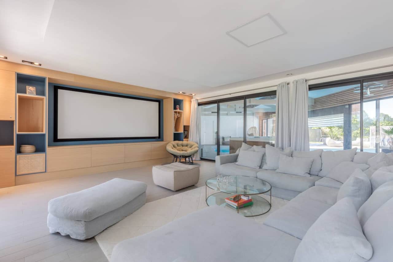 Home cinema 