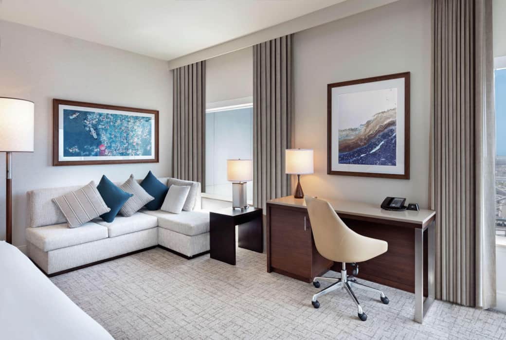 Hilton San Diego Bayfront 2q liv