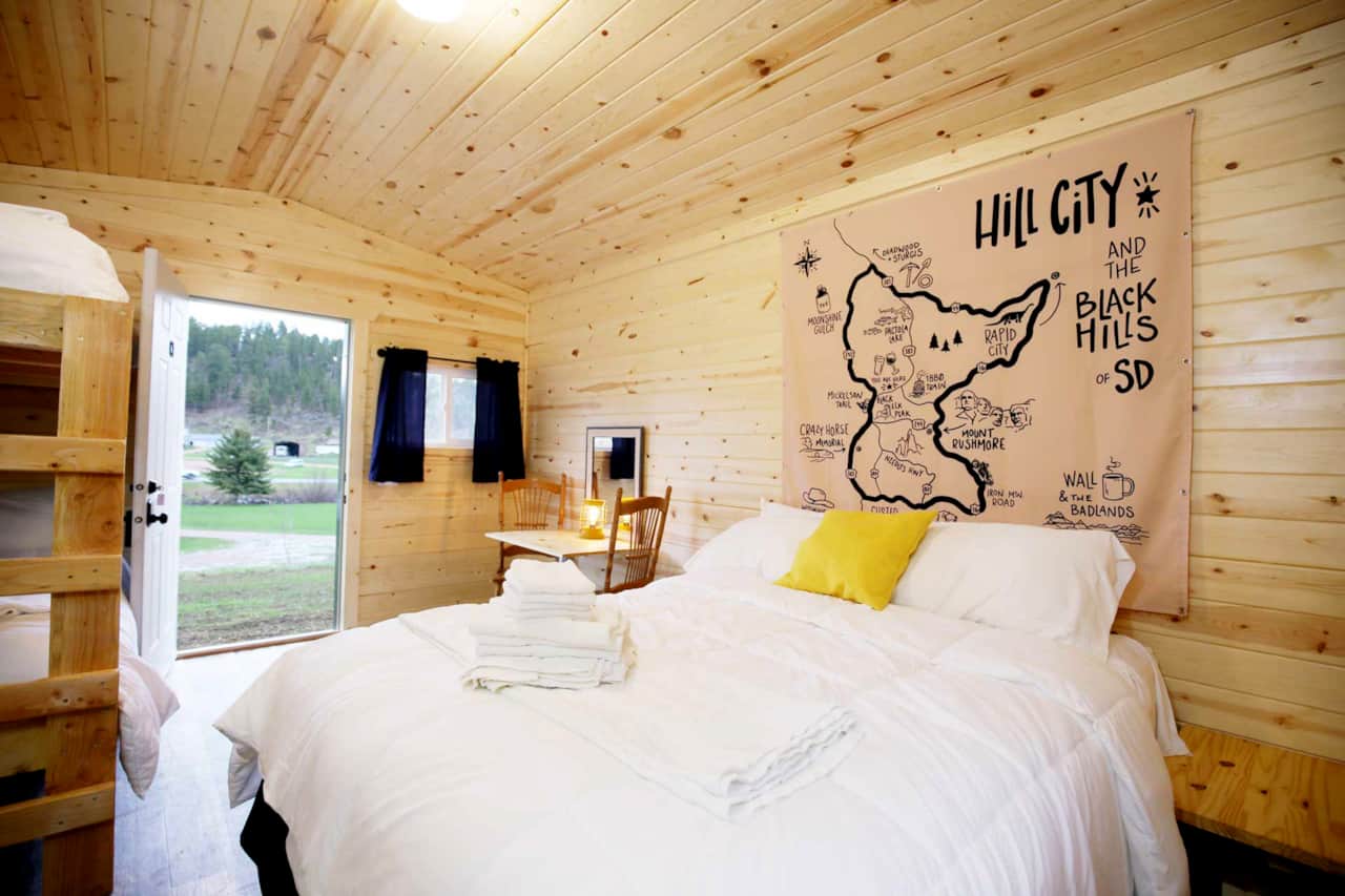 Queen bed and twin bunks