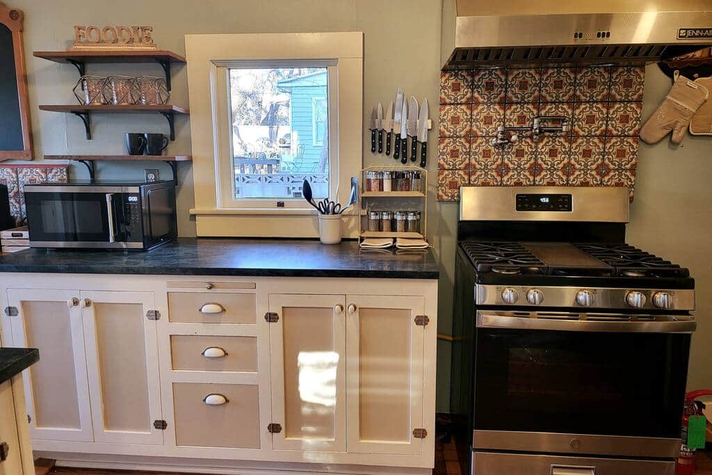 New appliances. Gas stove. Microwave. Dishwasher. Coffee pot with carafe and pods.