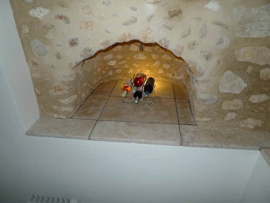 Natural recess in back wall