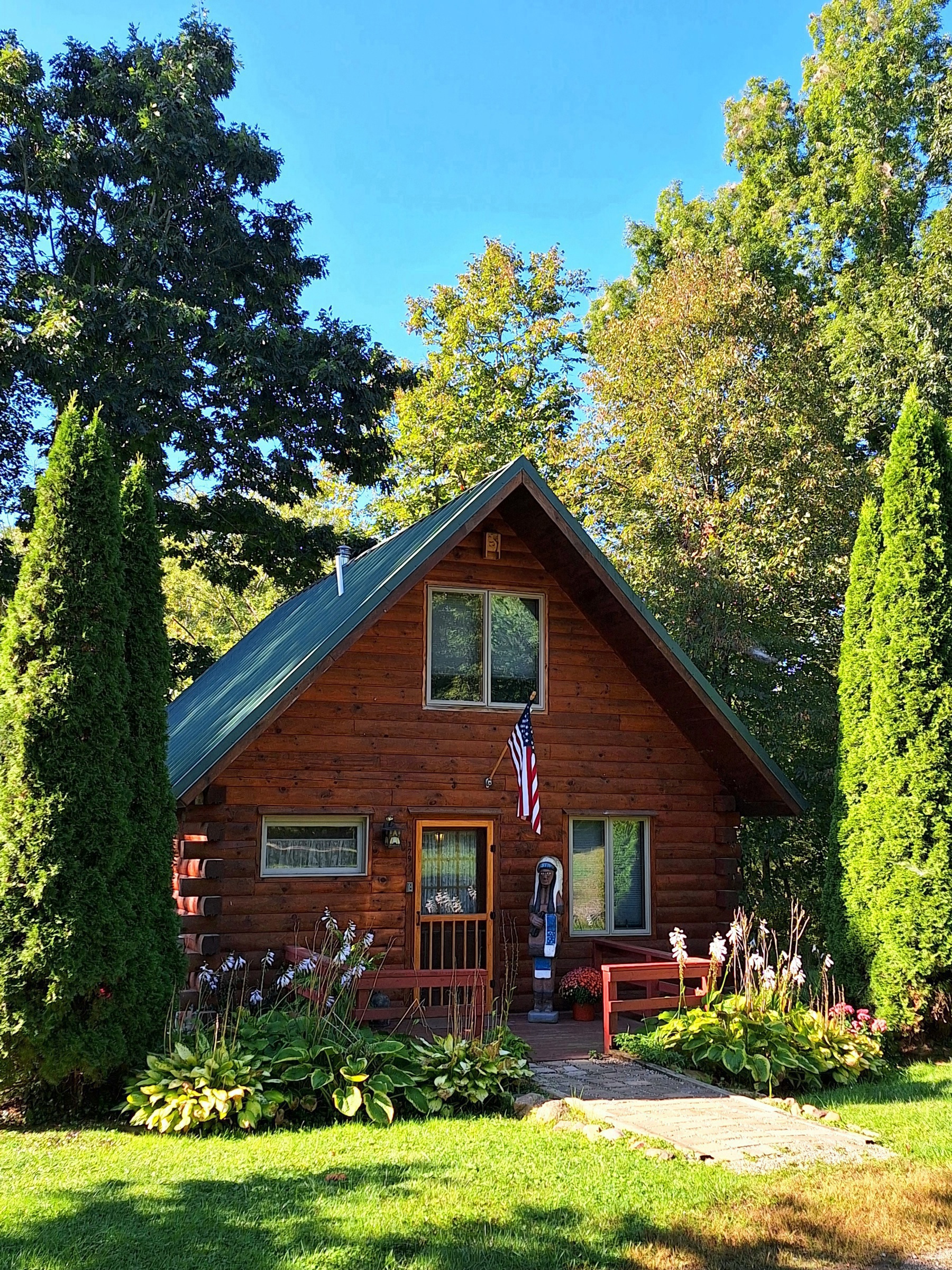Neshannock Creekside Log Cabin