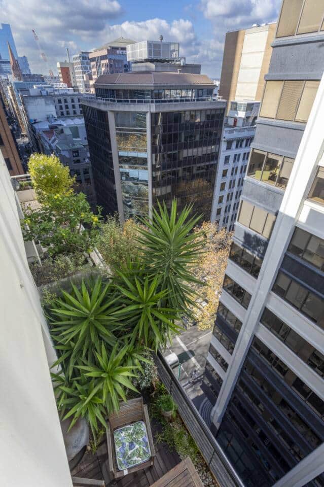 The penthouse is located in the heart of the CBD. Shopping and eateries within walking distance.