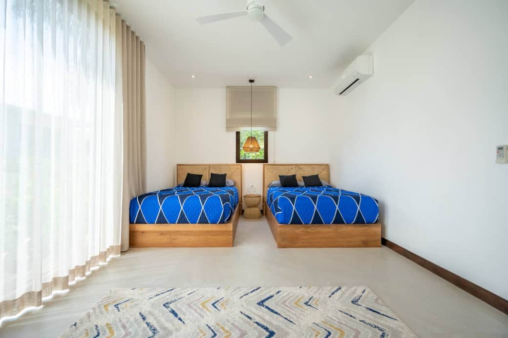 Bedroom 2: two double size bed (downstairs)