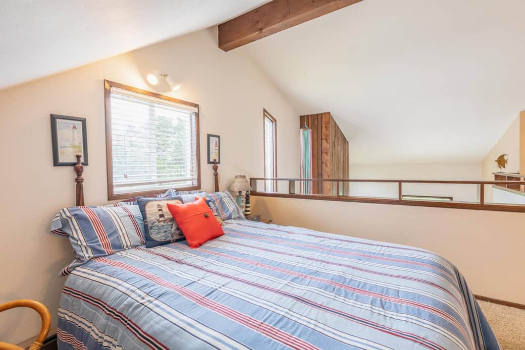 Loft Bedroom - Please note the loft bedroom is open to the upstairs hallway.