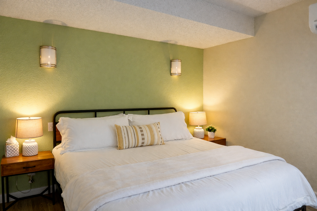 Sink into our ultra-comfortable Casper king mattress—guest favorite for the best night’s sleep.