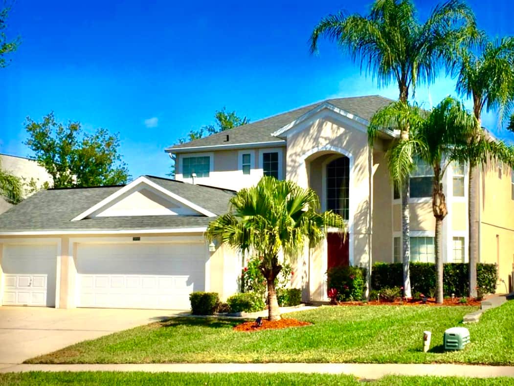 Spacious 4 bed, 2.5 bath luxury home
