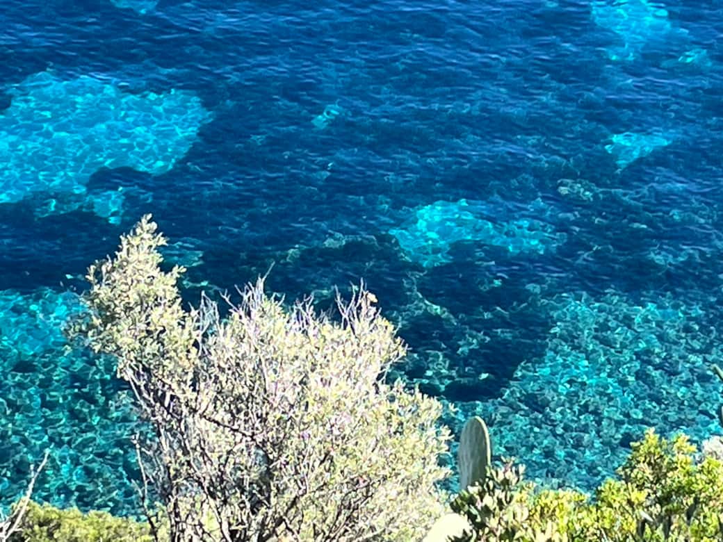 Costa Paradiso ideale per snorkeling con vista sulle isole Eolie