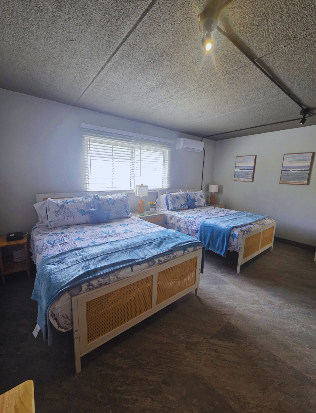 Coastal retreat with cozy lounge and fully equipped space. Treasure Island, FL Coastal retreat with cozy lounge and fully equipped space. Treasure Island, FL