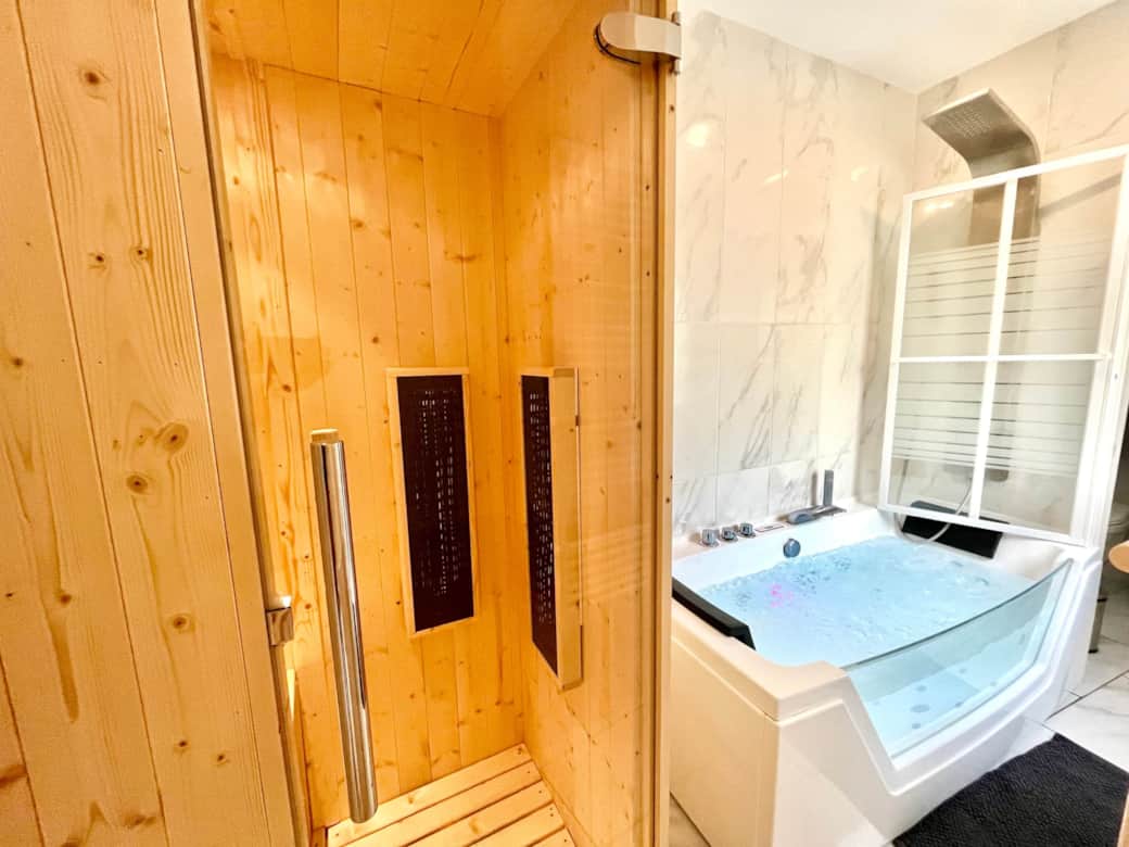 Cocon sauna et Balnéo Logement à Reims par La Conciergerie Des Sacres