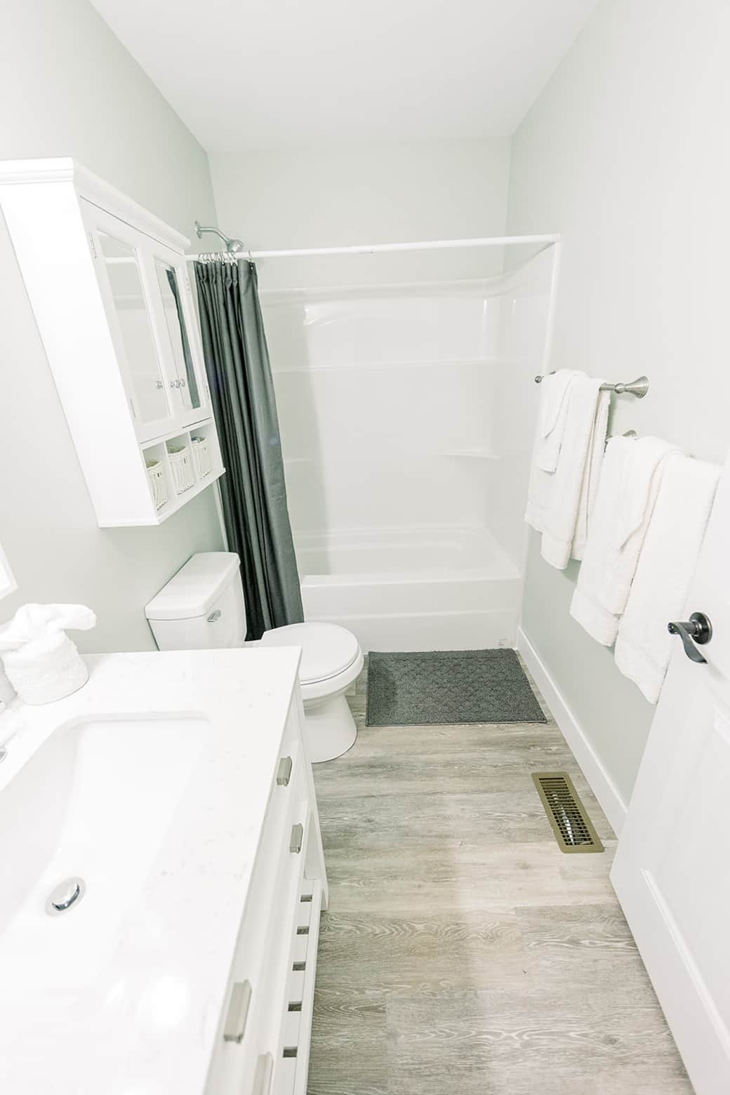 bathroom bathroom
