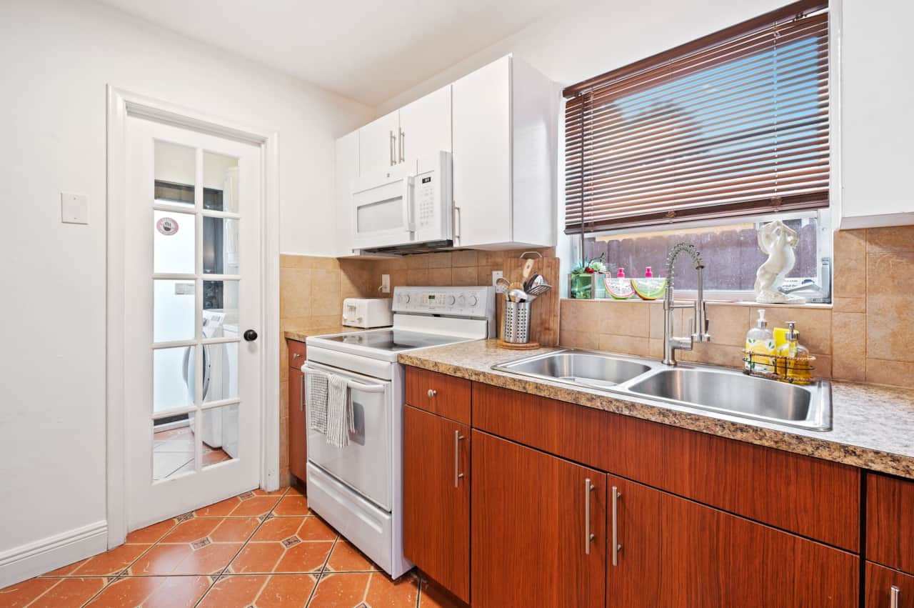 22 web or mls 2740 sw 28th ave