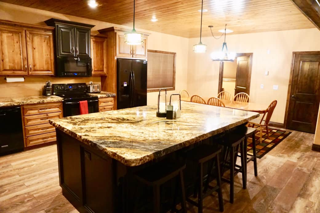 Kitchen dining area