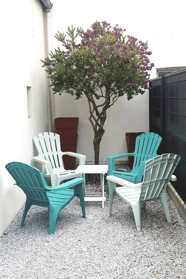 Petit coin détente dans le jardin.