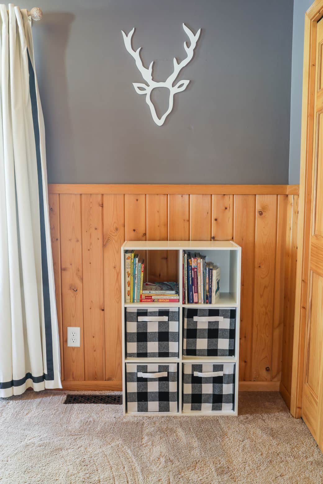 Kid room games and toys