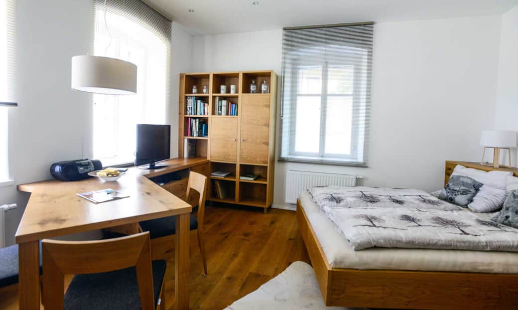 Schlafzimmer und Wohnen