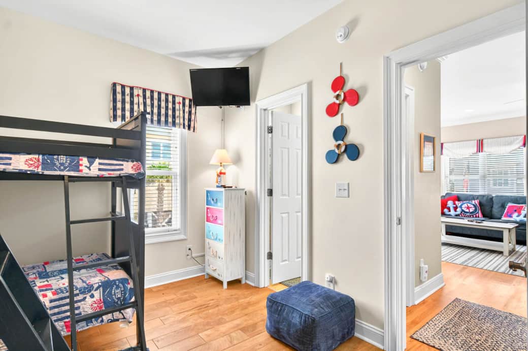 Bunk bed room on 1st floor with shared bathroom