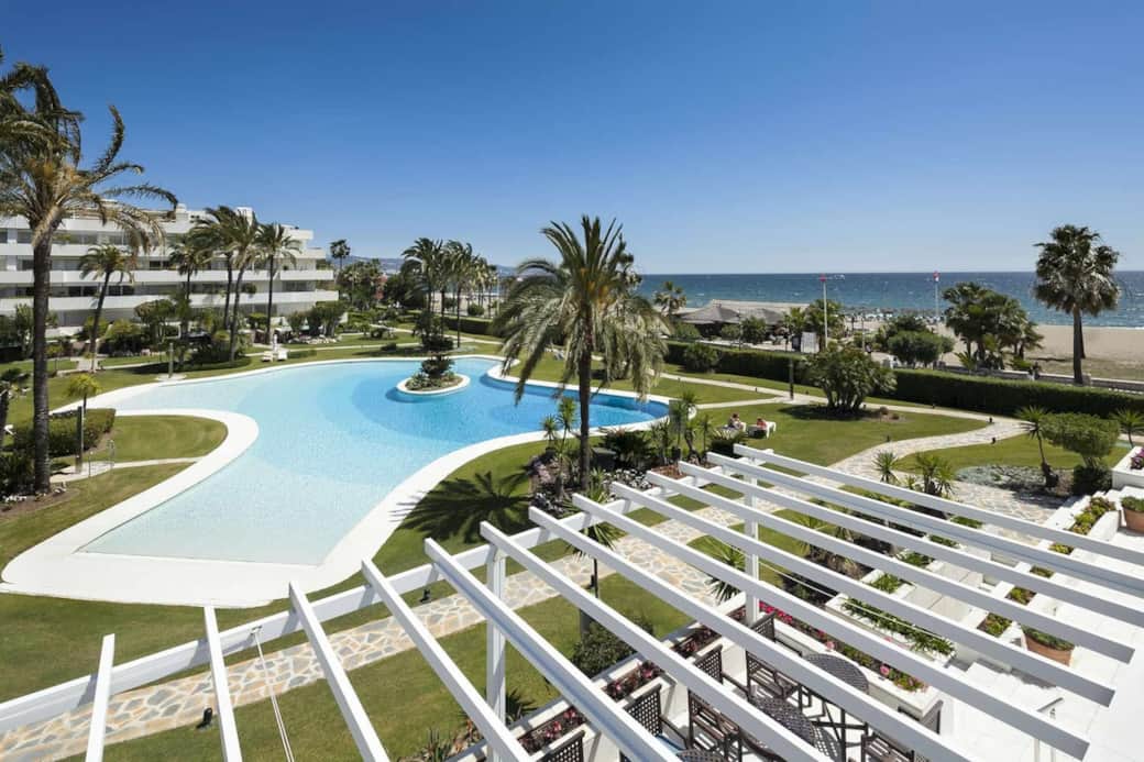 Vista a la piscina, Vista marítima