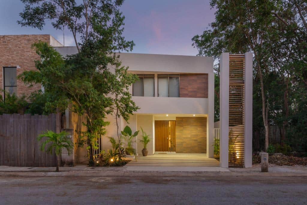 Front of Casa Bondadosa