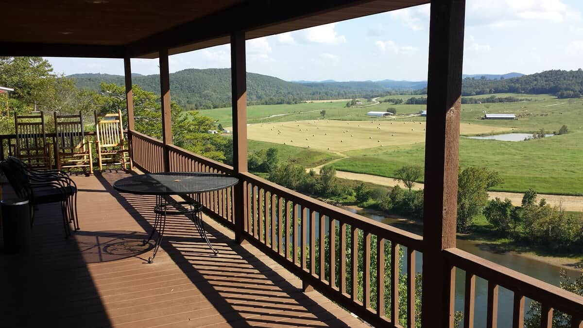 Back deck viewing White River,6500 working cattle ranch and Ozark National Forest