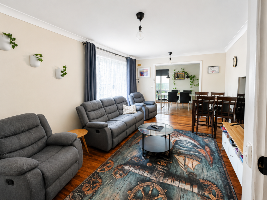Lounge - Comfortable seating, a Smart TV with Netflix, and plenty of space to relax Lounge - Comfortable seating, a Smart TV with Netflix, and plenty of space to relax