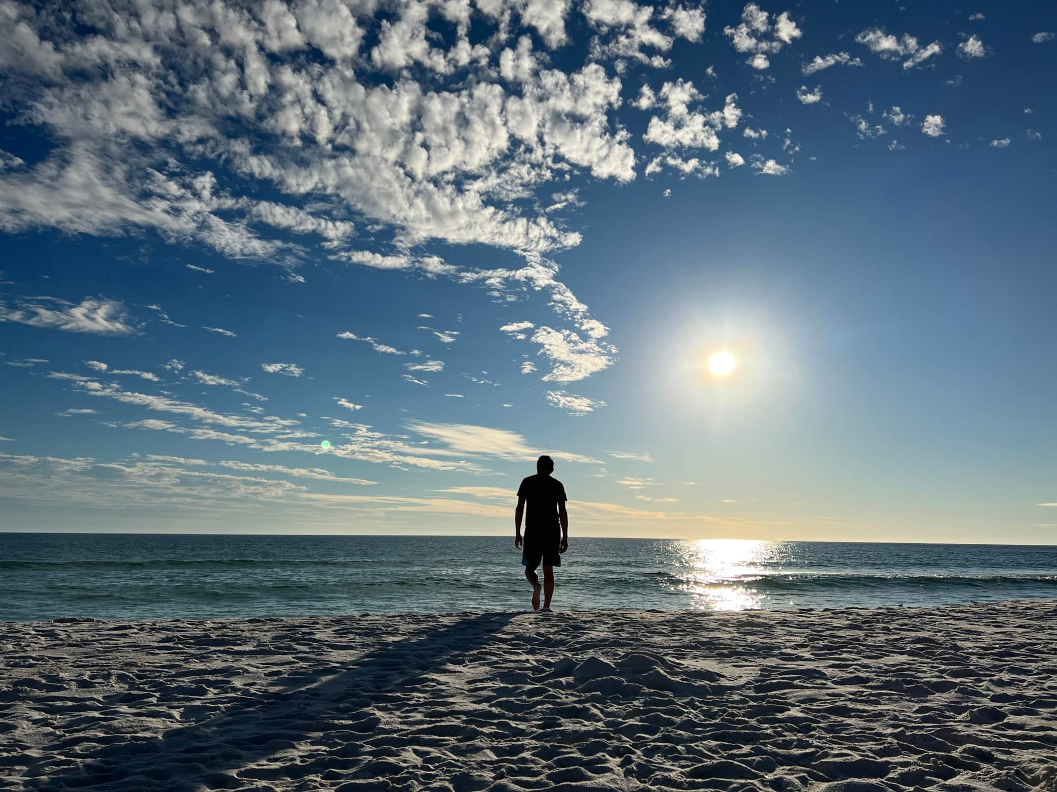 https://l.icdbcdn.com/oh/e5f766d5-387c-4454-b317-49602aa29d28.jpg?w=2080-5