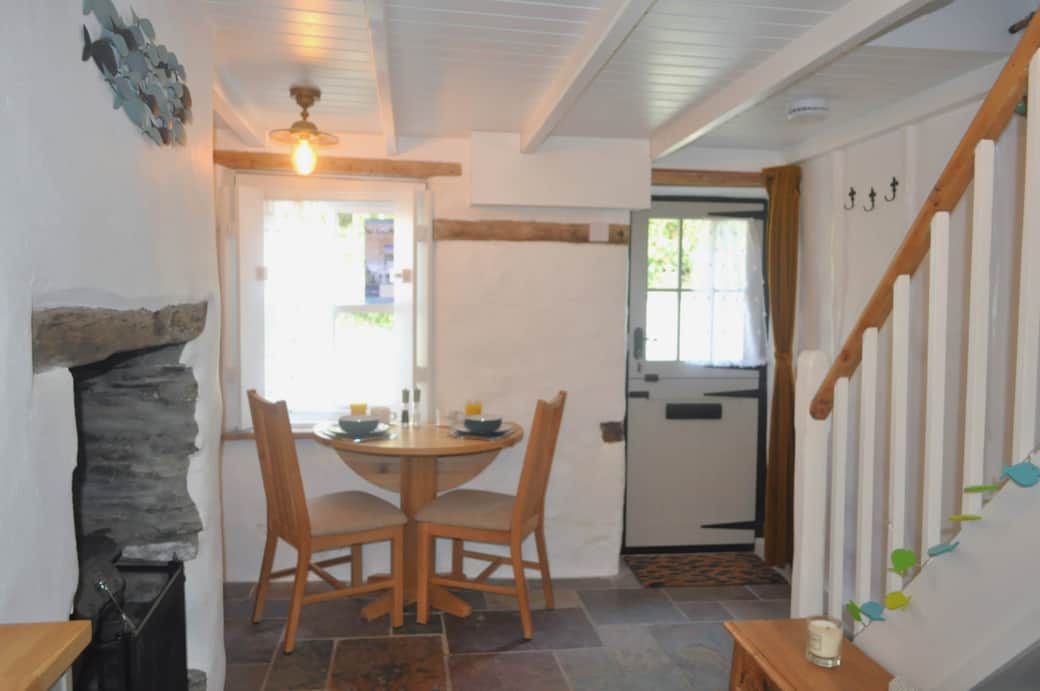 Dining Area Dining Area