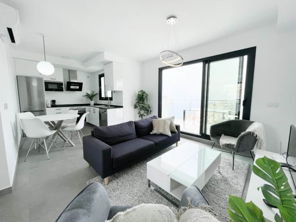 Living room and kitchen - Gotonerja
