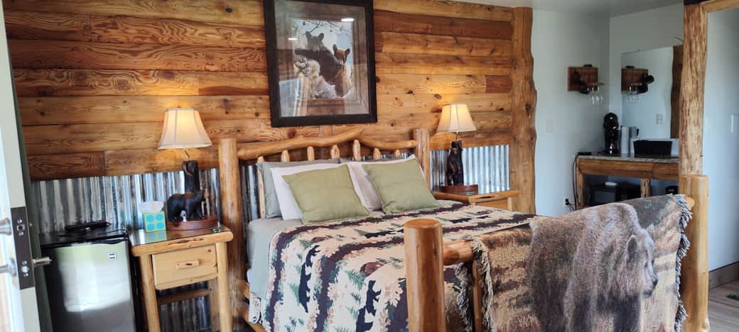 Suite facing Bed
