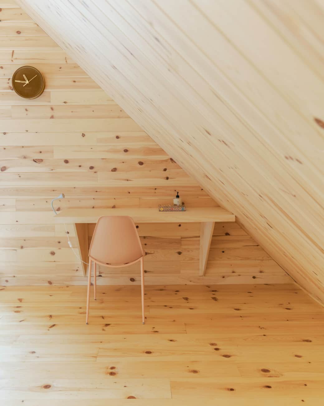 bureau dans la chambre parentale