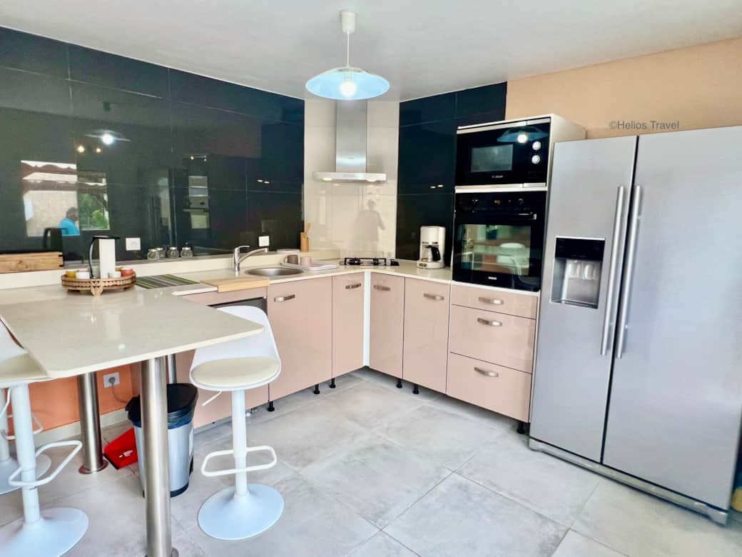 The kitchen of the Colibri cottage