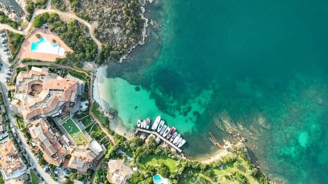 Luftaufnahme eines Strandes bei Olbia — Hauptbild für die Sardinien Rundreise 4 Tage