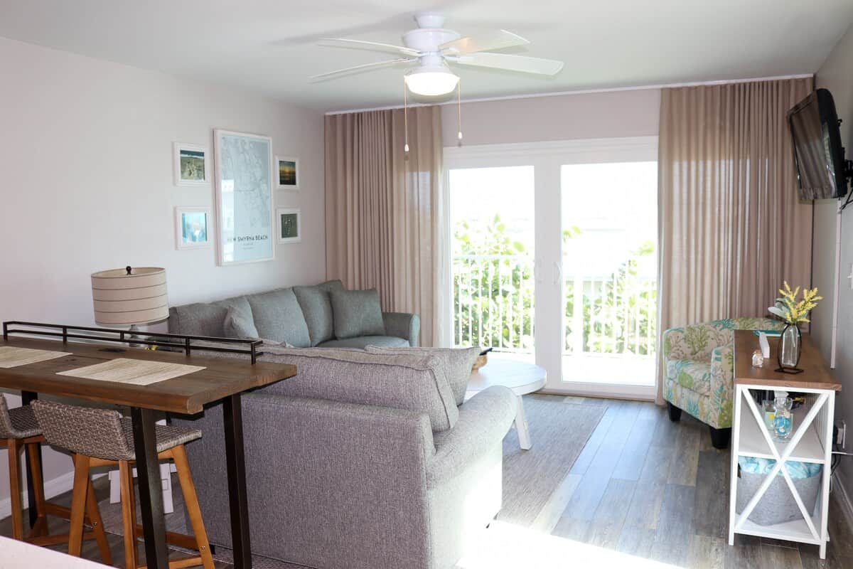 Plenty of space to relax. 